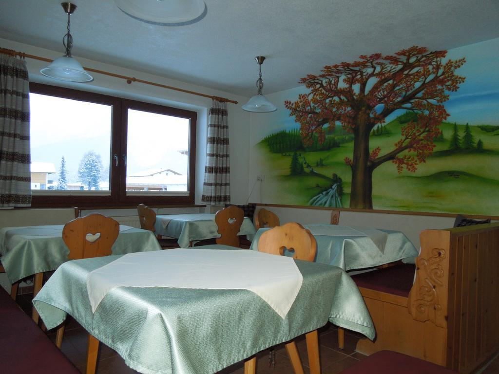 Haus Bergkranz Bed & Breakfast Lermoos Ngoại thất bức ảnh
